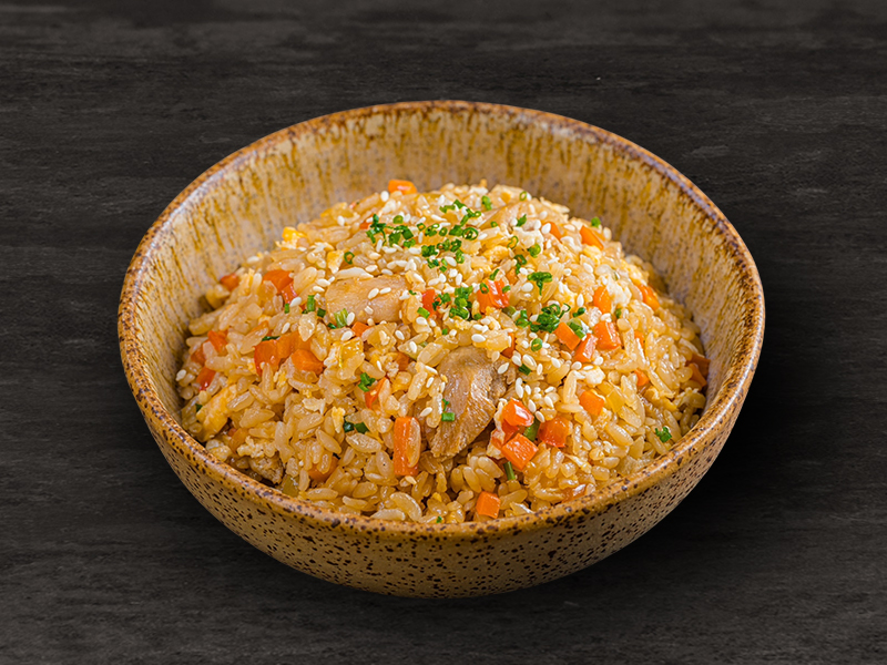 Жареный рис с курицей Жареный рис с курицей