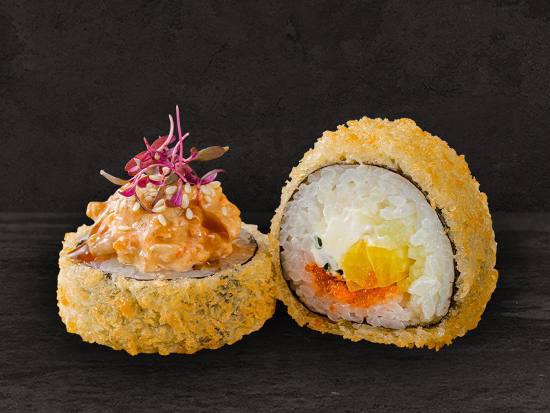 Жареный ролл с копченым угрем Жареный ролл с копченым угрем