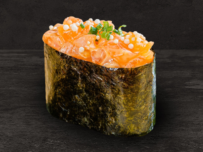 Суши Гункан спайси лосось Суши Гункан спайси лосось