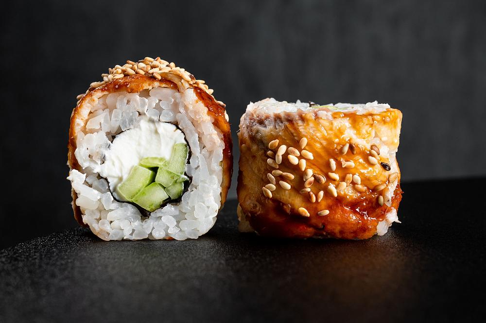 Ролл Филадельфия с угрем