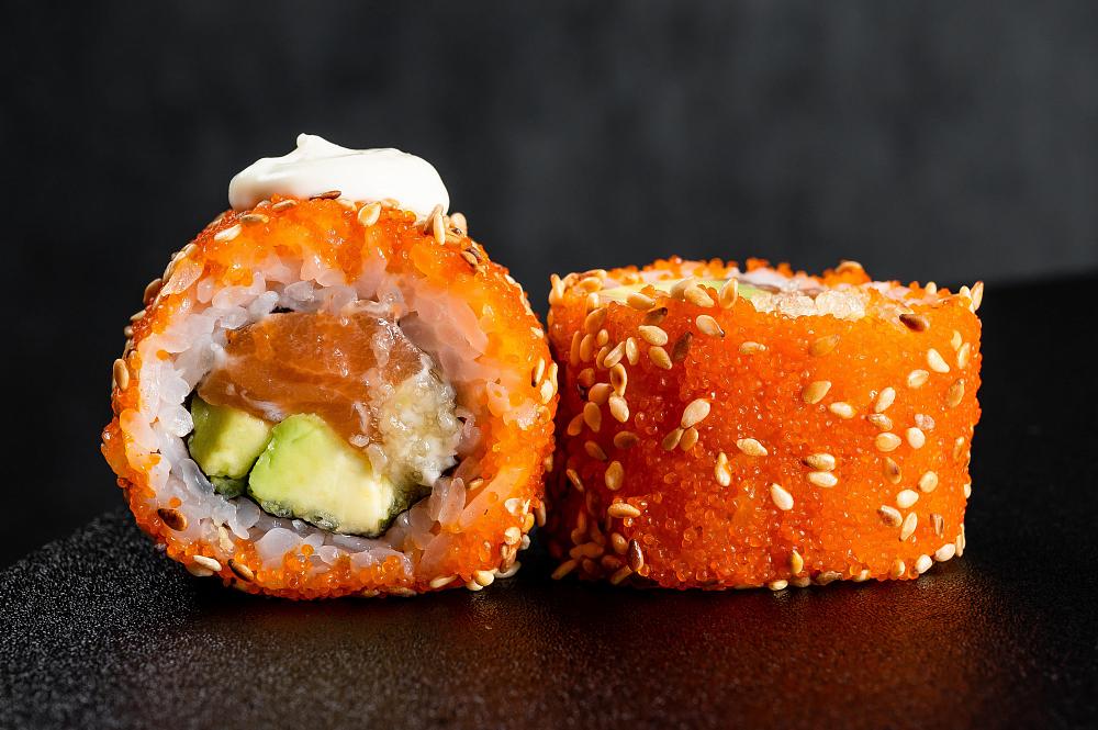 Хрустящий ролл из лосося