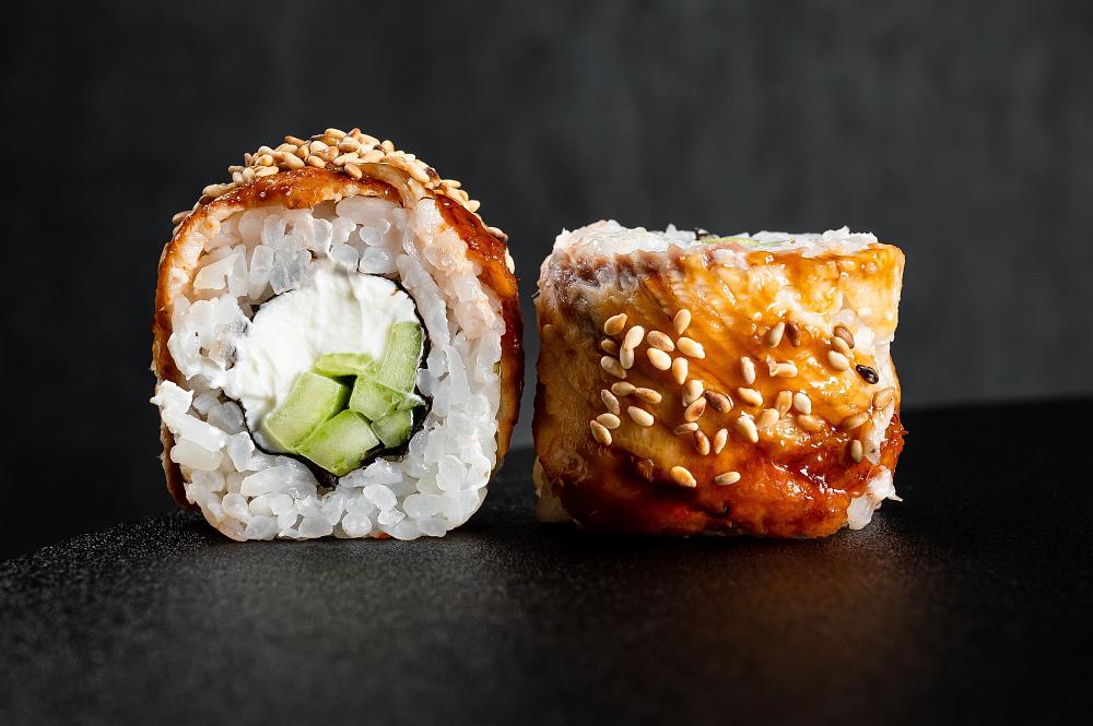 Ролл Филадельфия с угрем