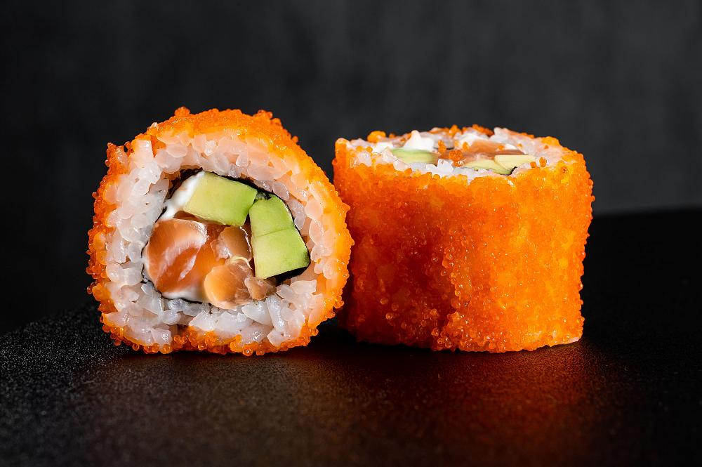 Ролл Калифорния с лососем