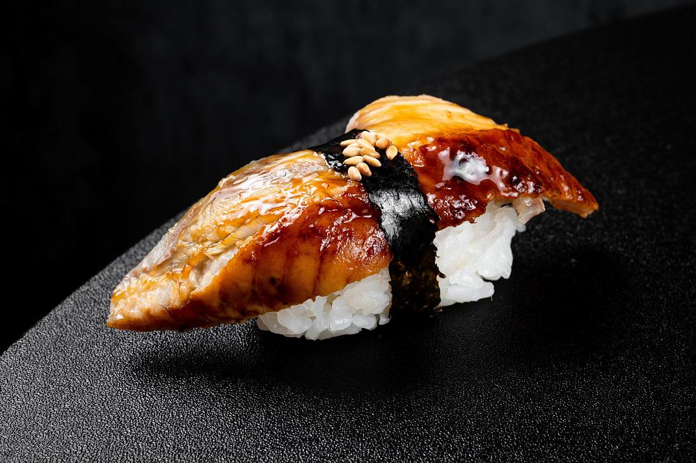 Суши Копченый угорь