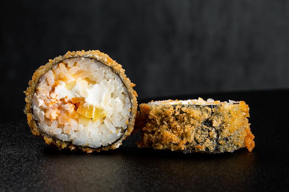 Ролл-темпура с копченым угрем