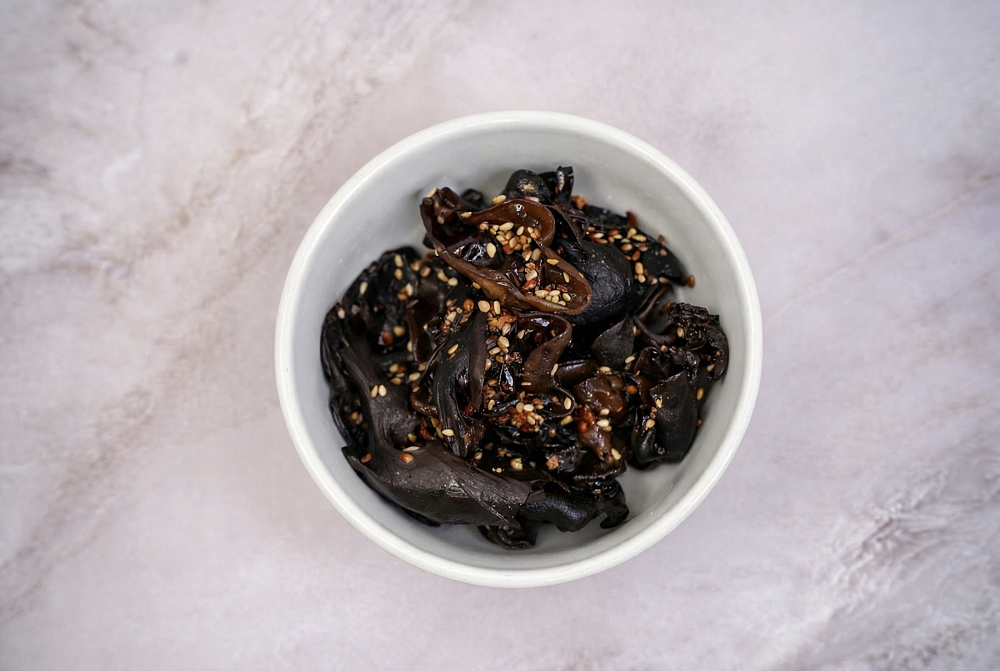 Маринованные древесные грибы