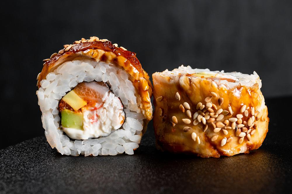 Ролл Канада с лососем