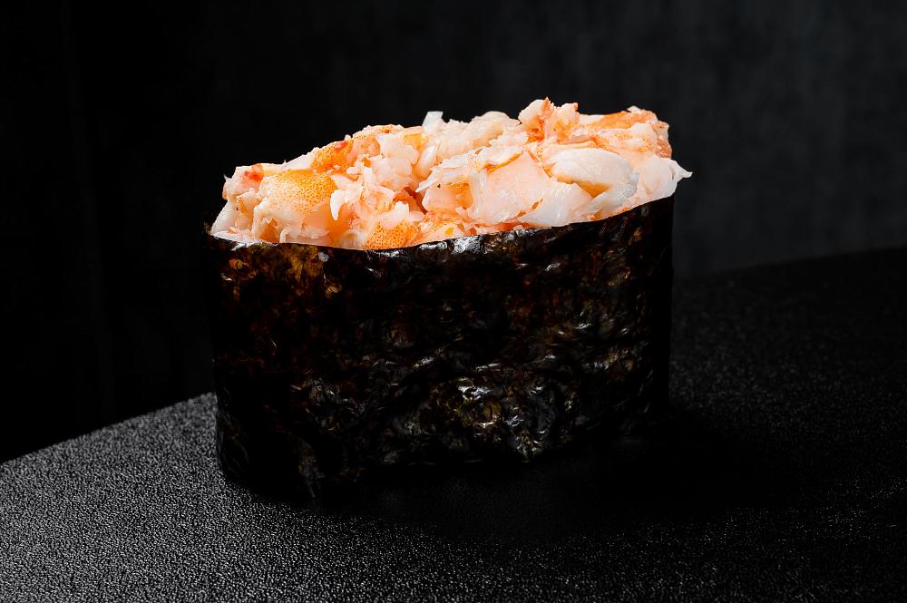 Суши гункан спайси креветка