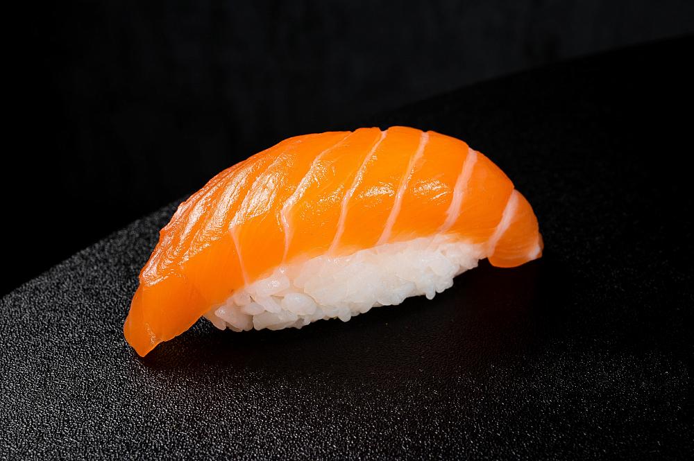 Суши Лосось